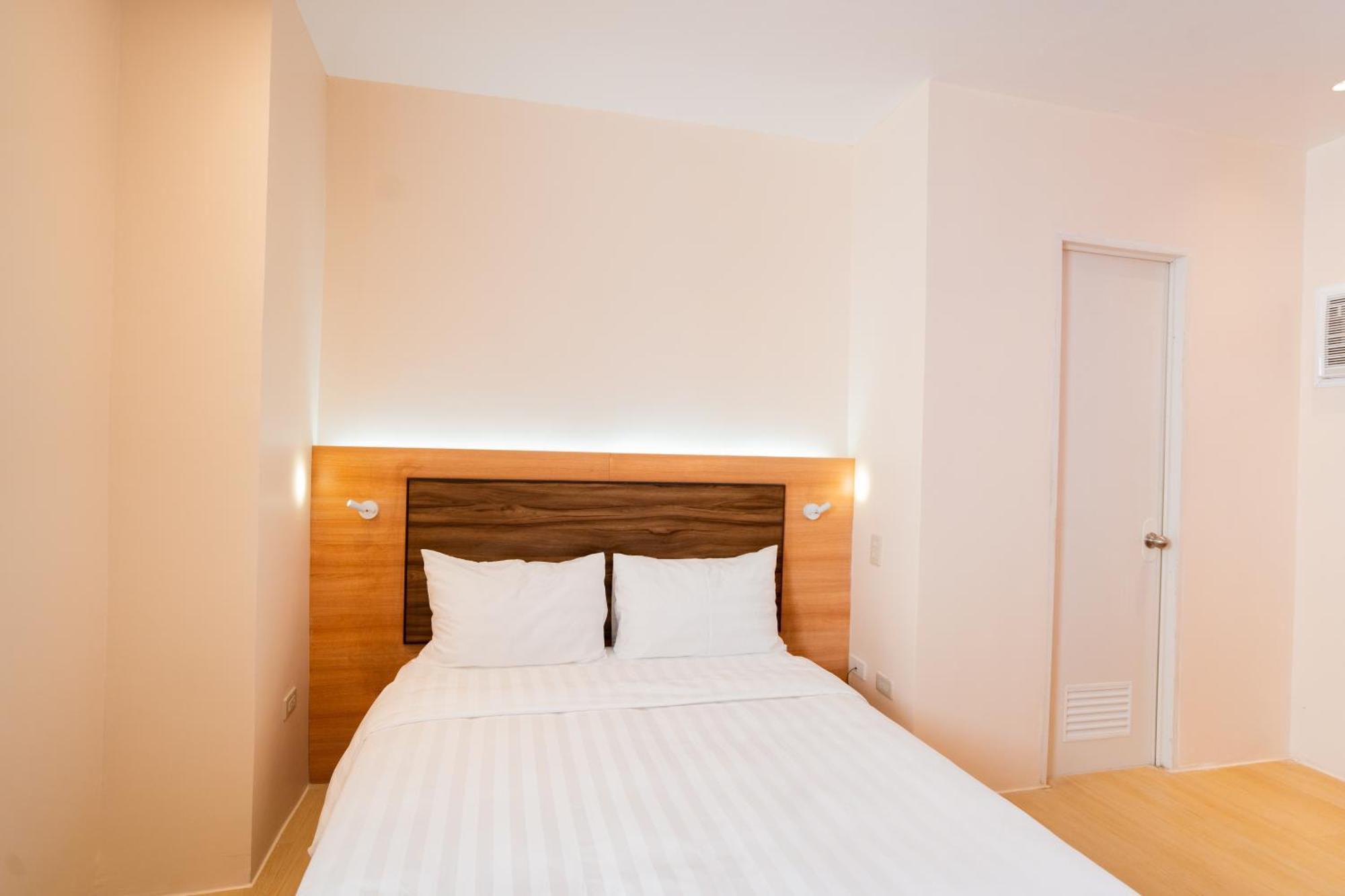 Jvj Hotel Batangas Екстериор снимка